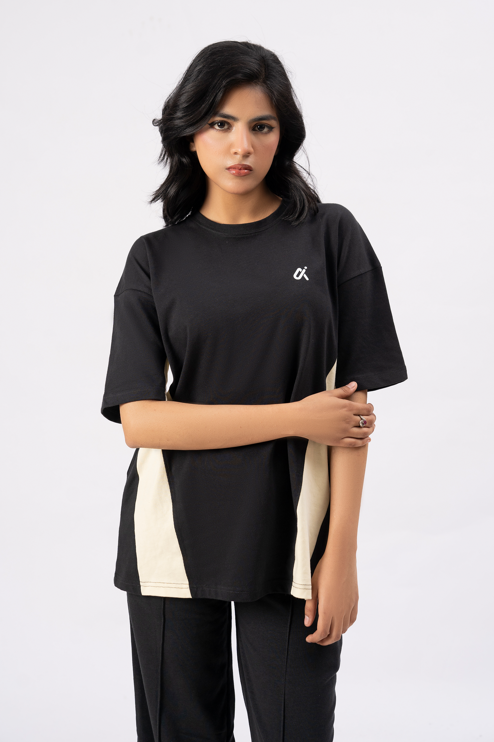 Contour Panel Tee – Black & Sand S4