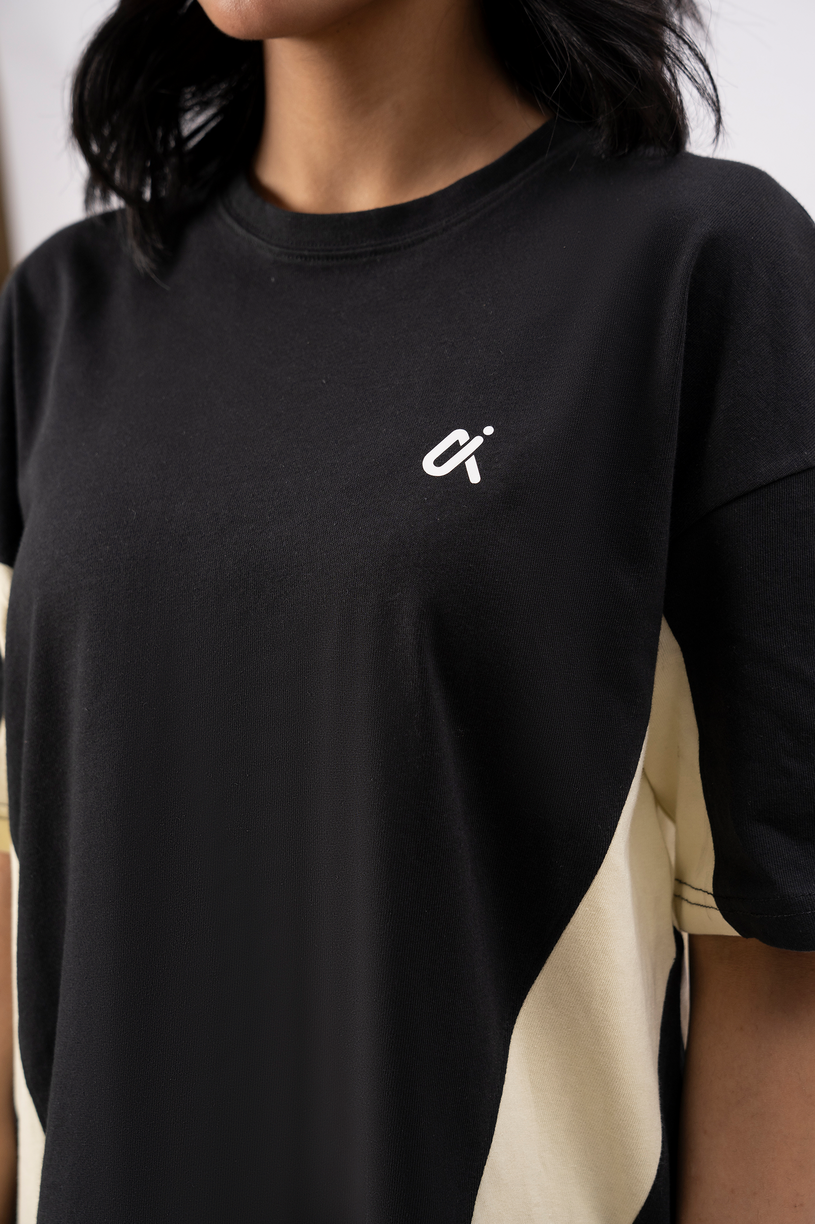 Contour Panel Tee – Black & Sand S4